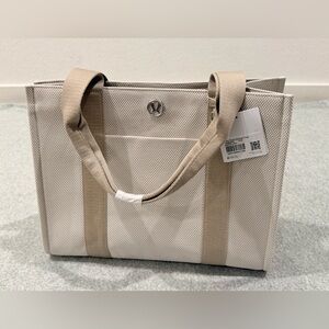 AUTHENTIC lululemon athletica Taupe and Cream Tote 10L